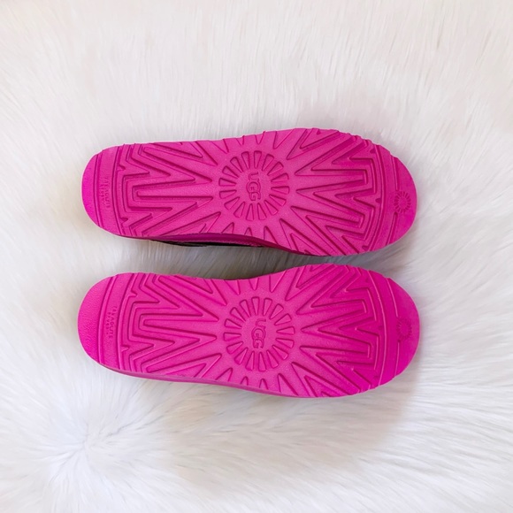 UGG Women’s Highland Sneakers - Picture 7 of 7